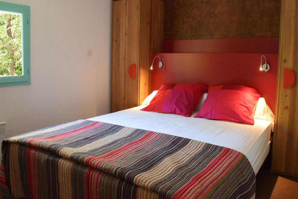 Hotel Les Cigalous à Salavas Extérieur photo