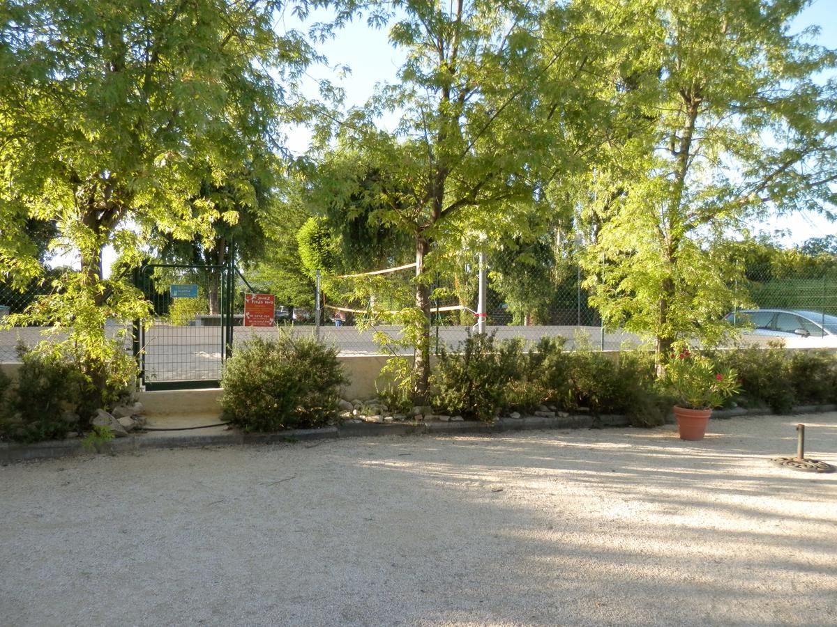 Hotel Les Cigalous à Salavas Extérieur photo